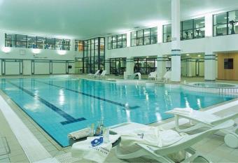 Kilkenny Ormonde Hotel allows 18 year olds to book a room