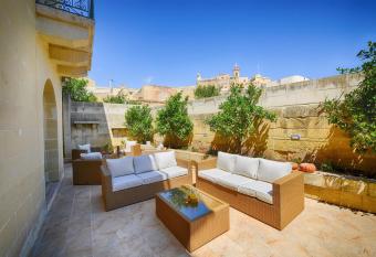 Casa Gemelli Boutique Guesthouse allows 18 year olds to book a room