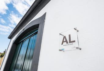 Quinta de Sao Carlos allows 18 year olds to book a room