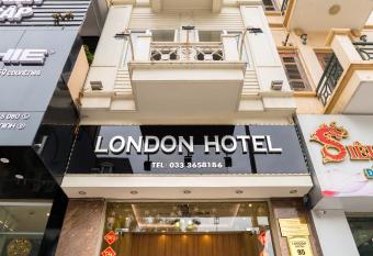 London Hotel has Balcony rooms
