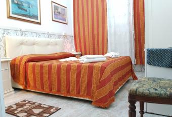 Albergo Stadler allows 18 year olds to book a room