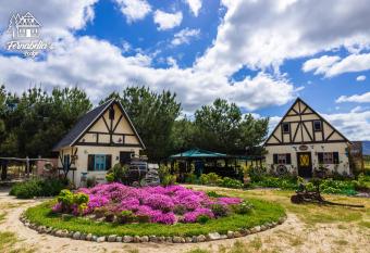 Fernabella's Lodge has Balcony rooms