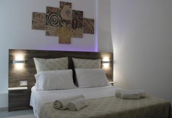 La Casa di Chiara has Balcony rooms