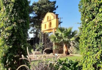 Rancho El Campanario en La Ruta del Vino allows 18 year olds to book a room