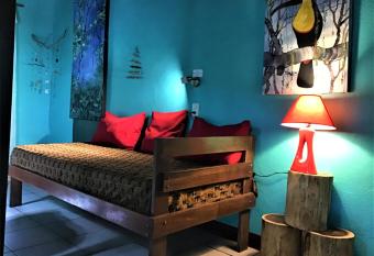 Waleskas Place has Balcony rooms