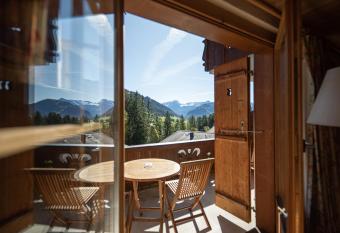 Hotel Alpenrose mit Gourmet-Restaurant Azal  e allows 18 year olds to book a room