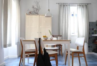 Stone house Apartment Pelago has Balcony rooms