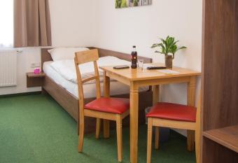 Win Budget B&B allows 18 year olds to book a room