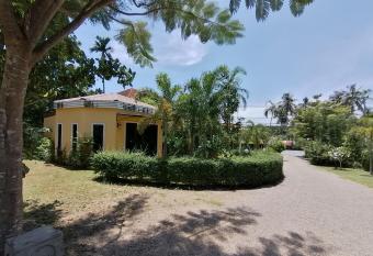 Green Tree Cottage has Balcony rooms