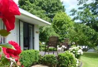 Tranquil Private Rural Retreat has Balcony rooms