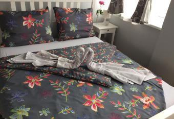 MASTER apartman allows 18 year olds to book a room