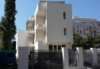 La Caramidari Bucuresti allows 18 year olds to book a room