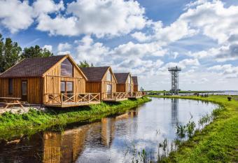 Drevernos kempingas allows 18 year olds to book a room