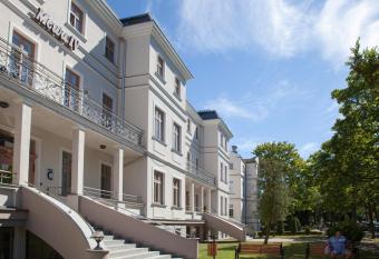 Sanatorium Mewa allows 18 year olds to book a room