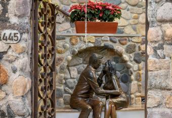 Casa Kimberly Boutique Hotel allows 18 year olds to book a room