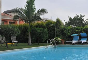 Villa Tranquilla has Balcony rooms