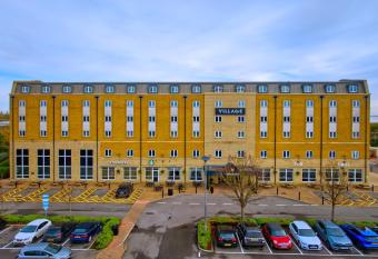 Village Hotel Hull allows 18 year olds to book a room