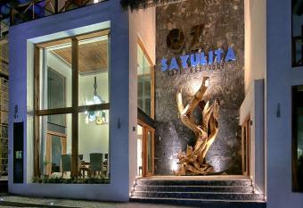 Hotel Boutique OZ Sayulita allows 18 year olds to book a room