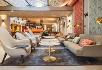 Mercure Avignon Gare TGV has Balcony rooms