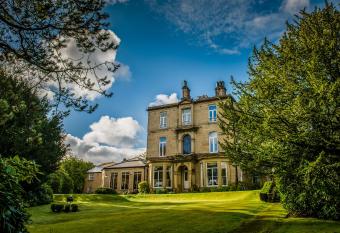 Astley Bank Hotel allows 18 year olds to book a room
