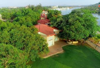 Ras by Treat Resorts, Silvassa - allows 18 year olds to book a room