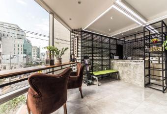 MyeongDong New Stay Inn allows 18 year olds to book a room