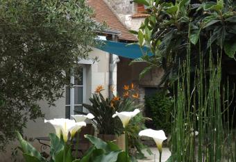 Suite Luzilloise has Balcony rooms