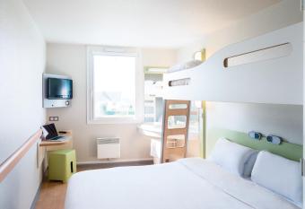 Ibis Budget Clermont Ferrand - Le Brezet - Aeroport allows 18 year olds to book a room