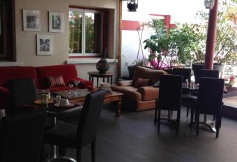 Hotel Cote Patio allows 18 year olds to book a room