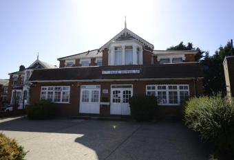 Park Hotel allows 18 year olds to book a room