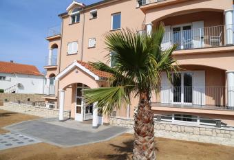 mk | Apartments Nin has Balcony rooms