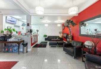 Queens Hotel allows 18 year olds to book a room