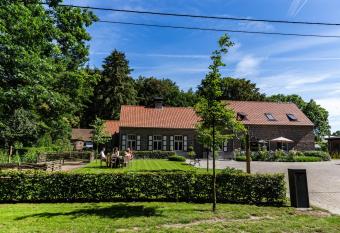 B&B  t Heirweggoed has Balcony rooms