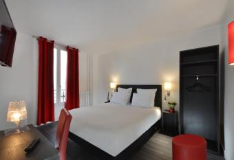 Hotel Douglas allows 18 year olds to book a room