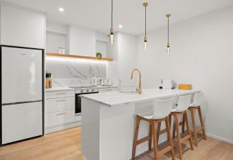 Stay Coastal - Mission Bay has Balcony rooms