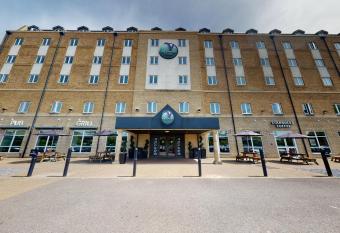 Village Hotel Bournemouth allows 18 year olds to book a room