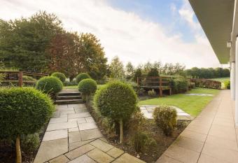 Ramada Plaza Wrexham allows 18 year olds to book a room