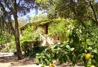 Le Bastidon Saint-Michel has Balcony rooms
