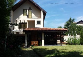 Nature Villa Sarajevo has Balcony rooms