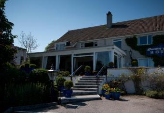 Sunny Brae Bed & Breakfast allows 18 year olds to book a room