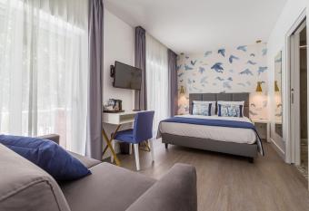 Micasa Inn F  tima allows 18 year olds to book a room