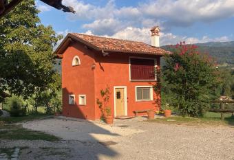 Antico fienile has Balcony rooms