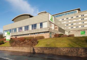 Holiday Inn Edinburgh Zoo, an IHG Hotel allows 18 year olds to book a room