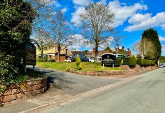 Himley Country Hotel allows 18 year olds to book a room