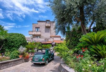 Villa Concetta has Balcony rooms