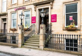 Safestay Glasgow Charing Cross allows 18 year olds to book a room