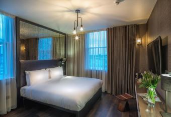 Camden Enterprise Hotel allows 18 year olds to book a room