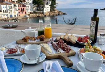 Hotel Sa Tuna allows 18 year olds to book a room