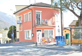 Del Ponte Break has Smoking/Balcony rooms