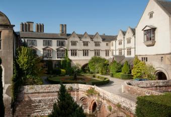 Coombe Abbey Hotel allows 18 year olds to book a room